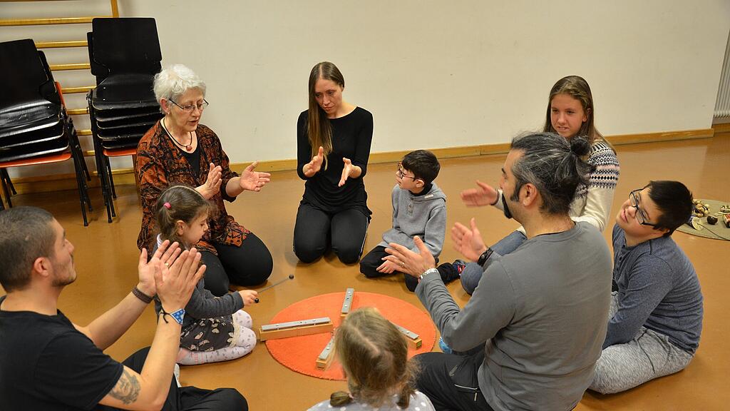 Die Mentoren bauen zu den Kindern und Jugendlichen eine Beziehung auf.