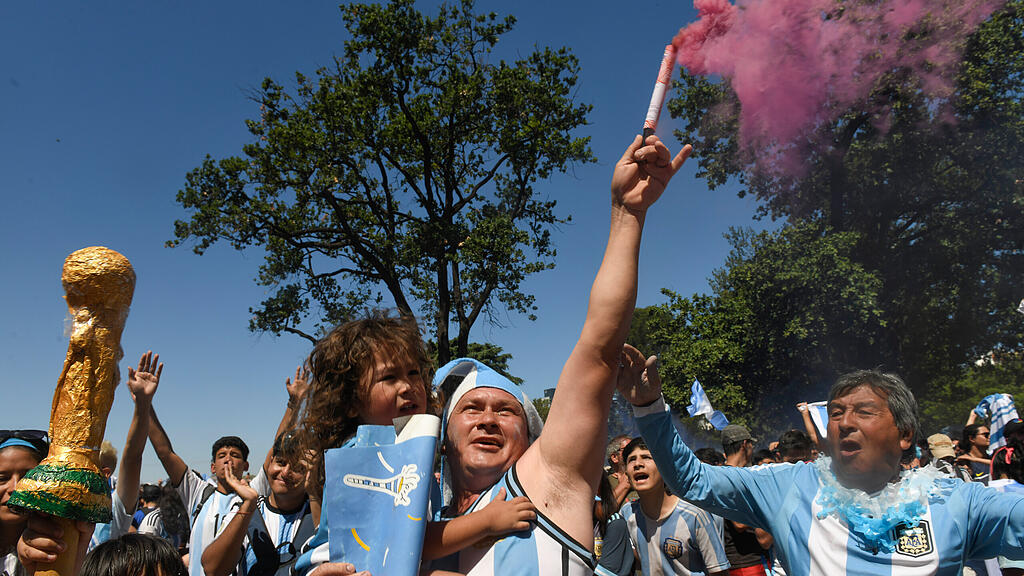 Argentinien ist Fu\u00dfball-Weltmeister: Party in Buenos Aires
