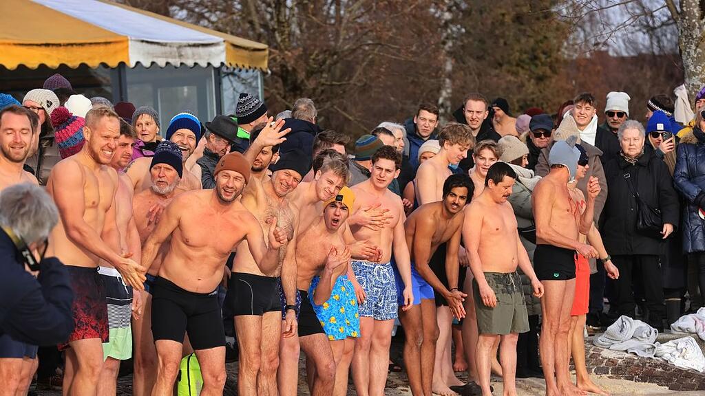 Silvesterschwimmen im Obertrumer See
