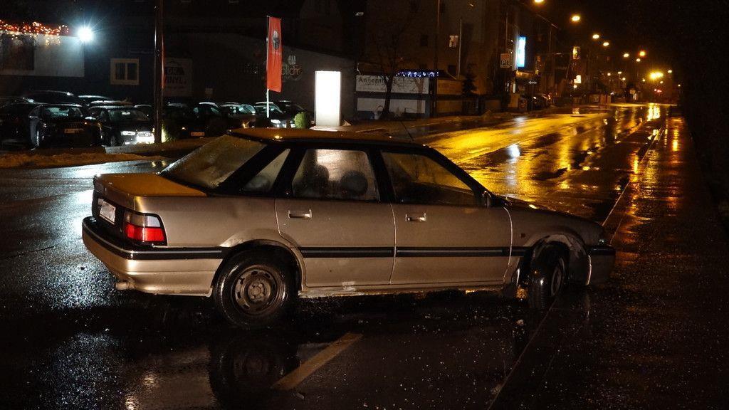 Unfall auf Vogelweiderstraße: Pkw ohne Fahrer abgestellt
