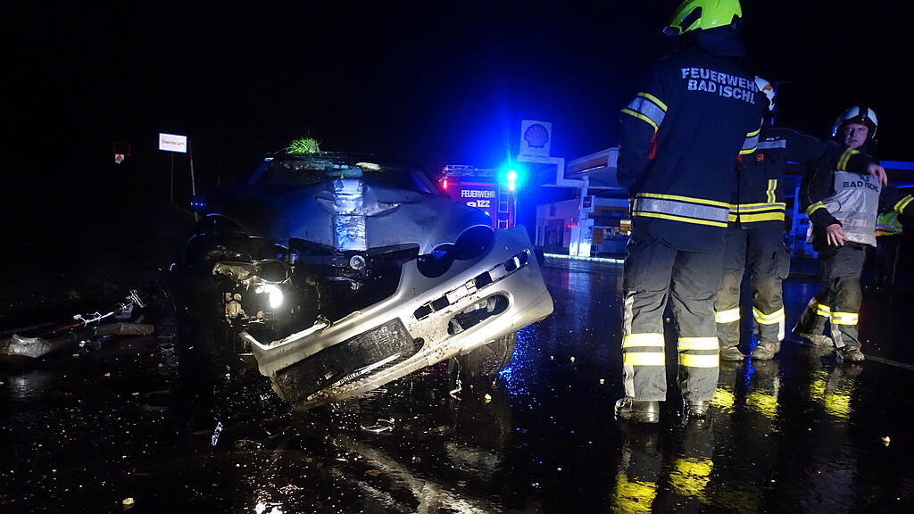 Verkehrsunfall in der Nacht auf den Heiligen Abend in Bad Ischl