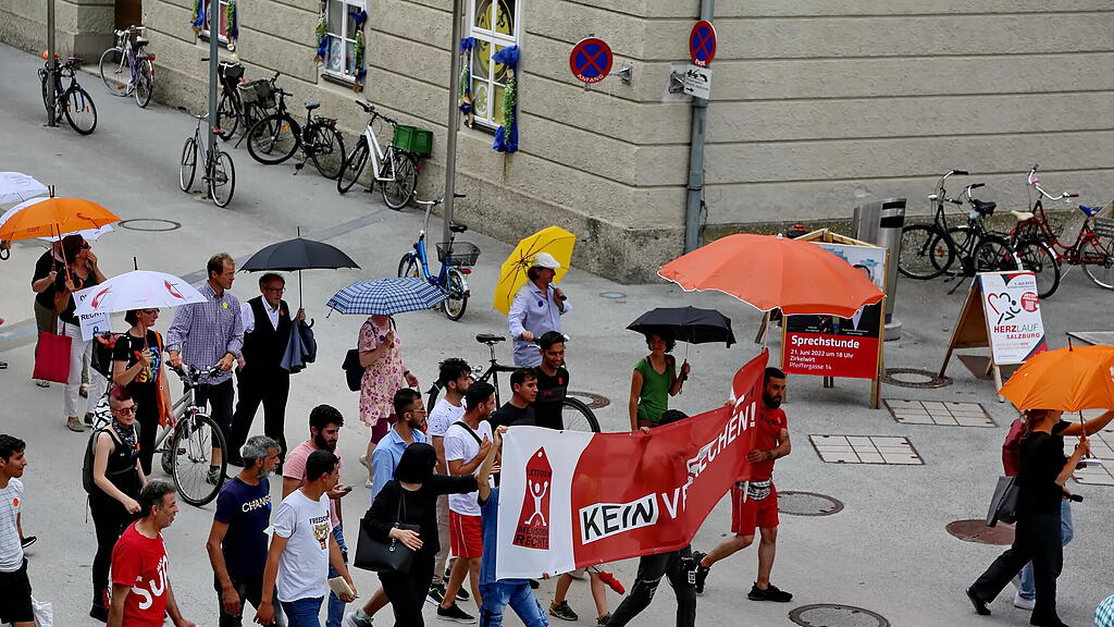 Umbrella March 2022 Salzburg