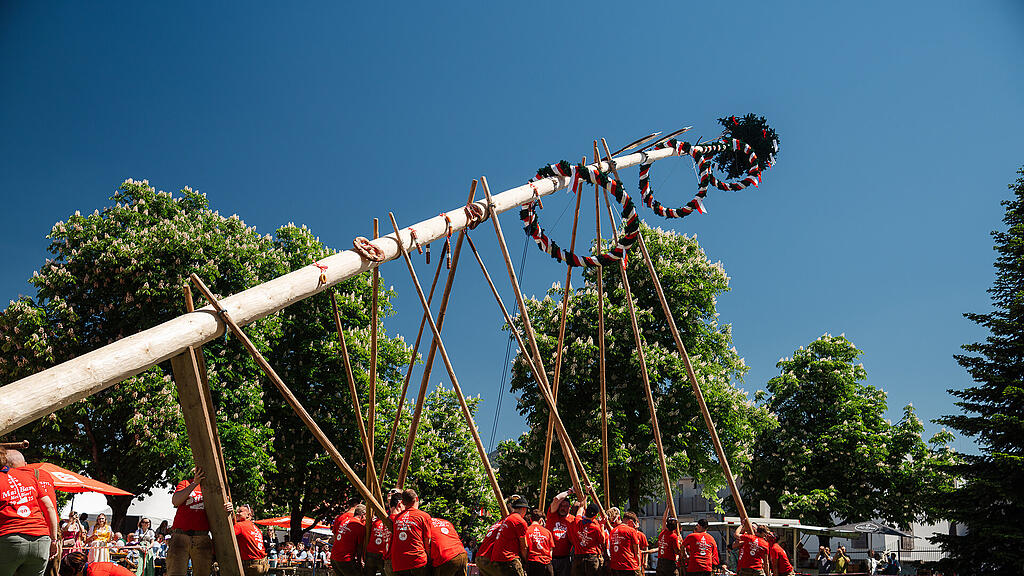 Maibaumaufstellen Stiegl-Brauwelt