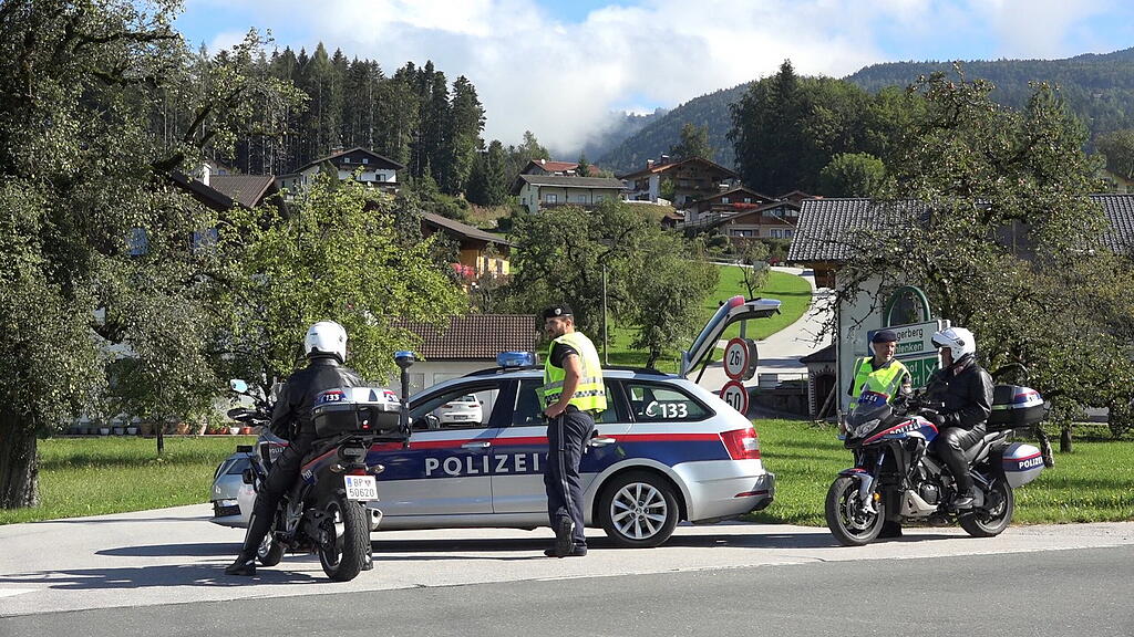 Polizeigro\u00dfeinsatz in Bad Vigaun
