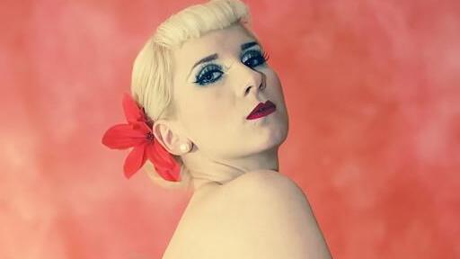 Burlesque Workshop mit TRONICAT LA MIEZ