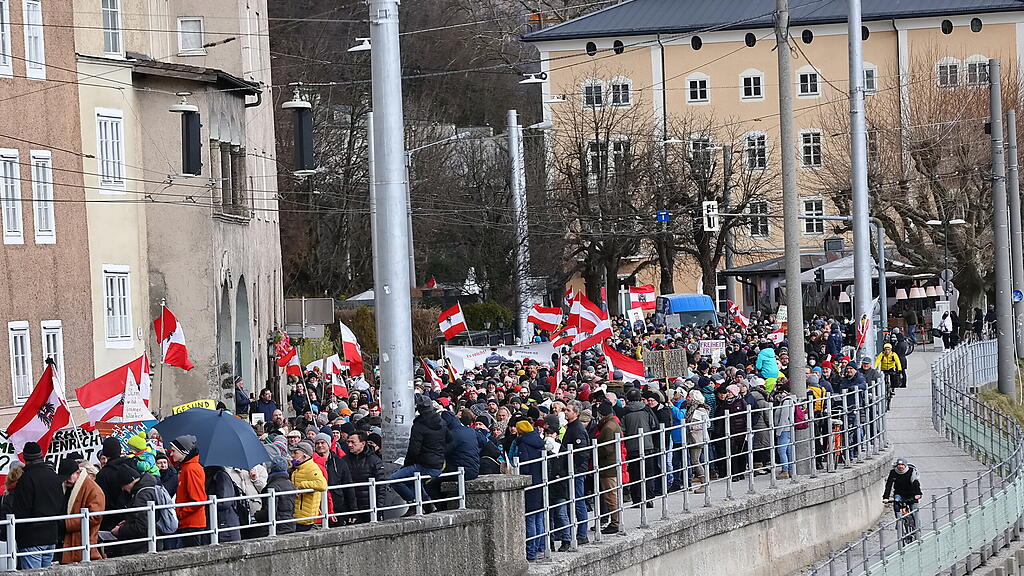 Corona-Demo in der Stadt Salzburg