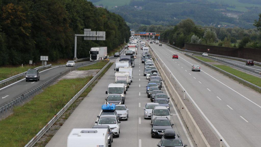 Stau auf der A10