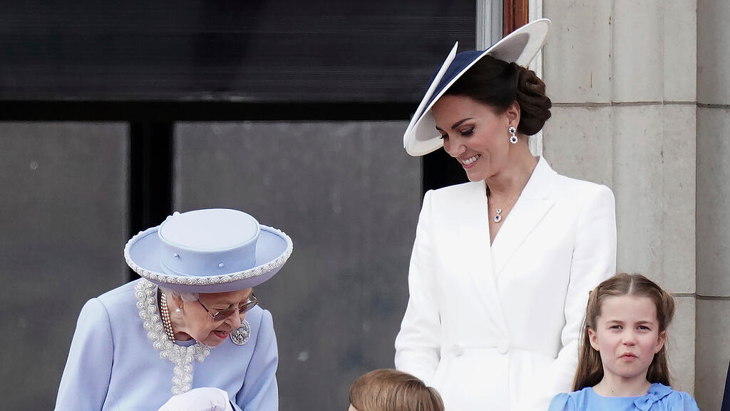 Queen feiert 70 Jahre Thronjubil\u00e4um