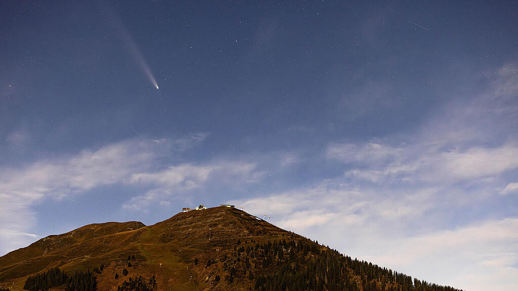 Super-Vollmond und Komet