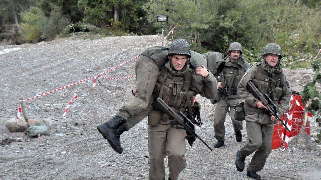 Milizsoldaten trainieren