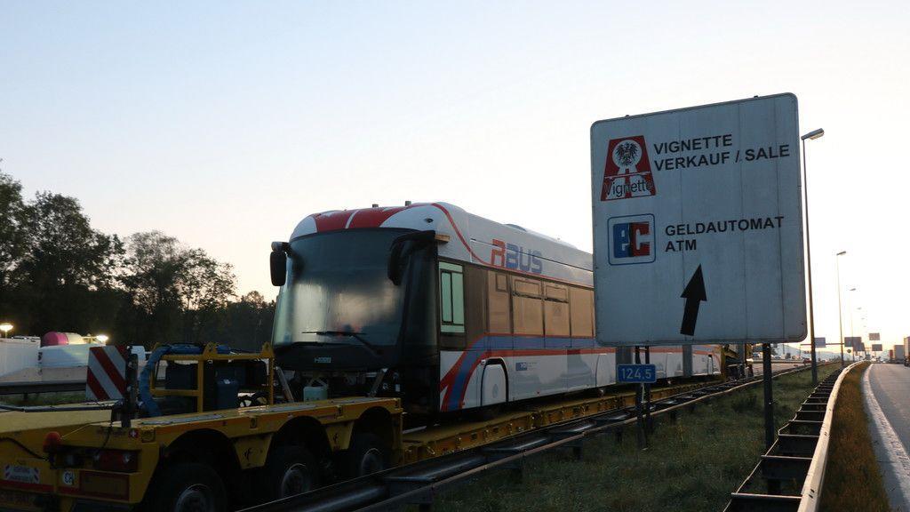 Mega-Obus in Salzburg angekommen