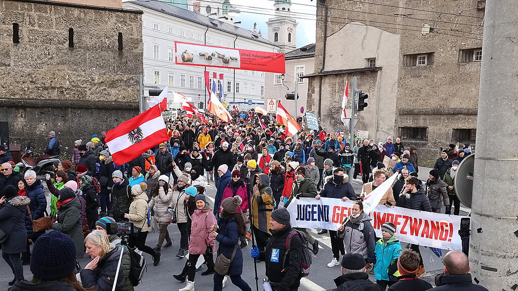 Corona-Demo in der Stadt Salzburg