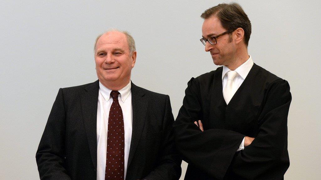 Auftakt im Prozess gegen FC Bayern-Präsident Uli Hoeneß