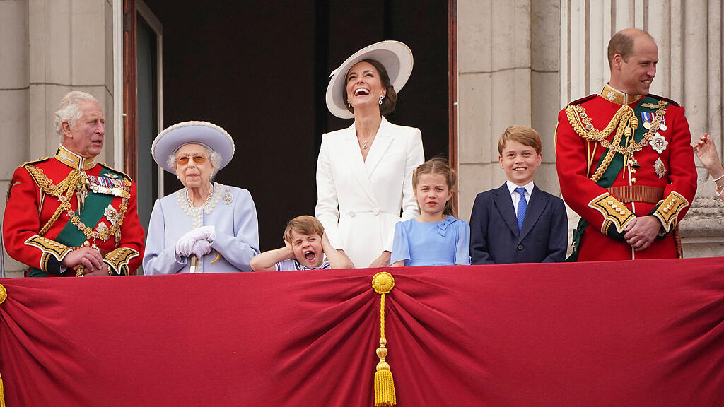 Queen feiert 70 Jahre Thronjubil\u00e4um