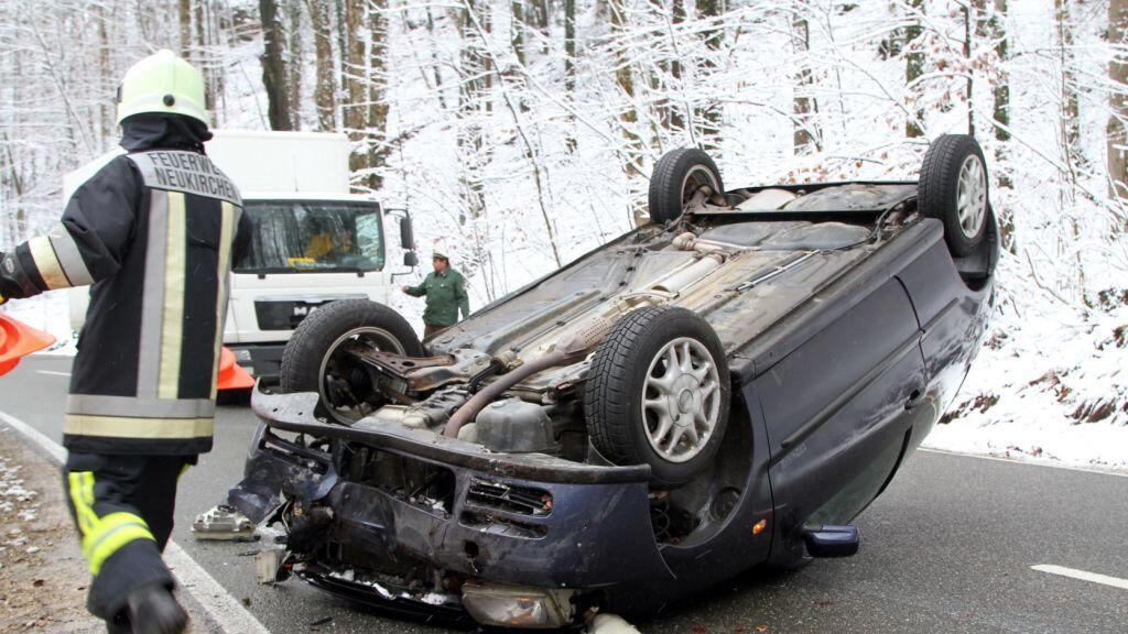 Die junge Pkw-Lenkerin wurde unbestimmten Grades verletzt.