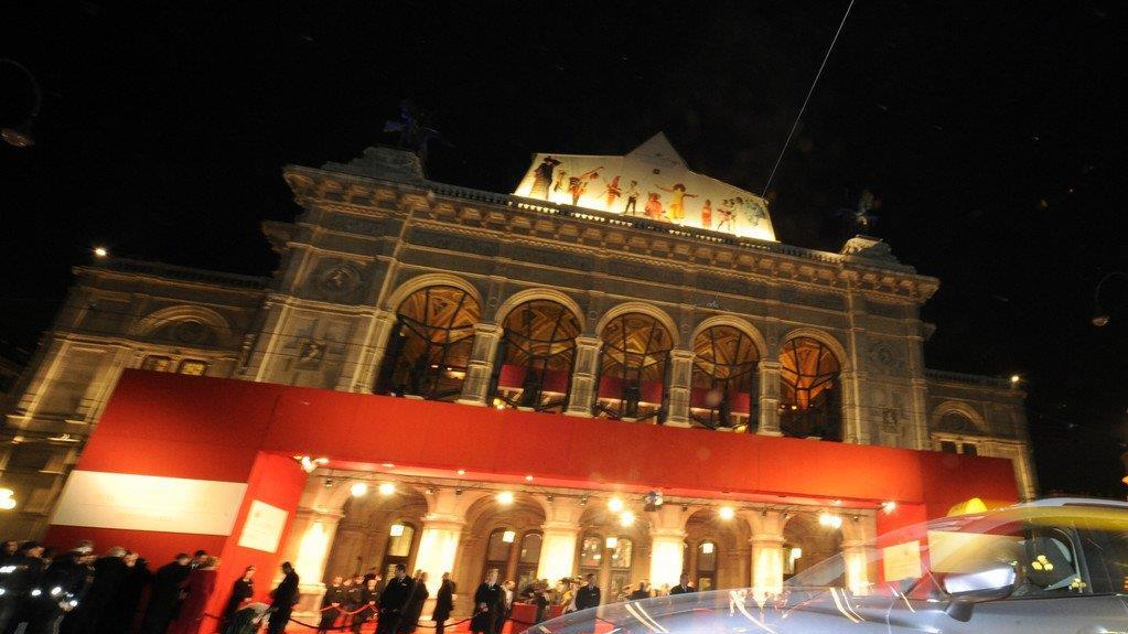 Opernball 2014: Eindrücke vor der Oper