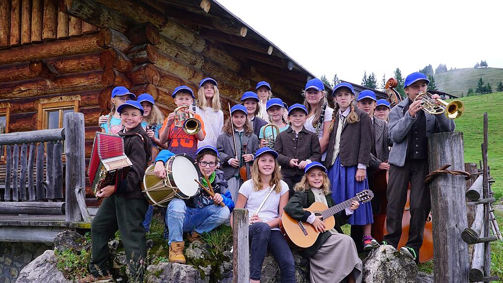 Die Hirtenkinder des Salzburger Adventsingens auf der Loferer Alm.