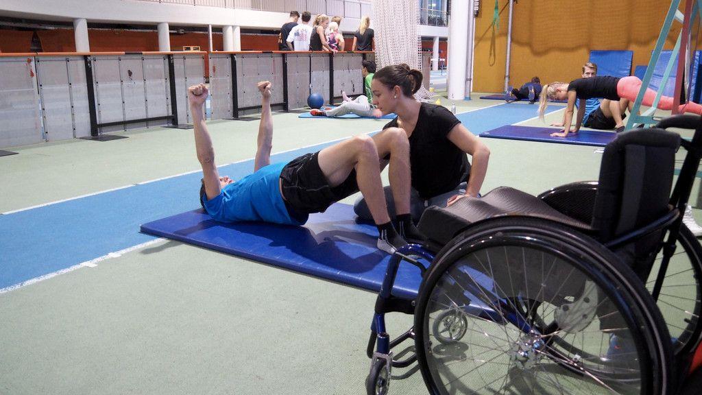 Müller bei der Physiotherapie