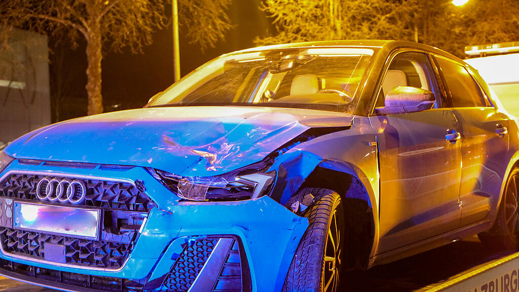 Unfall mit drei Autos in Salzburg-Liefering