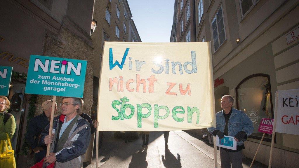 Demos vor dem Rathaus II