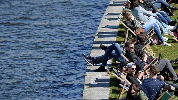 Freizeit verbringen Österreicher am liebsten entspannt und gesellig