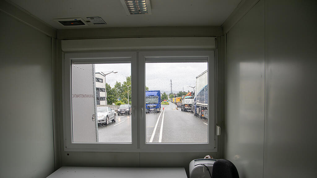 Aufbau Grenzposten Freilassing