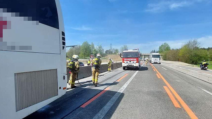 Reisbusbrand in Thalgau