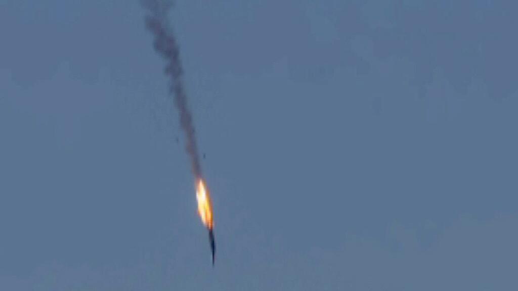 Türkei übergibt die Leiche des Piloten an Russland.