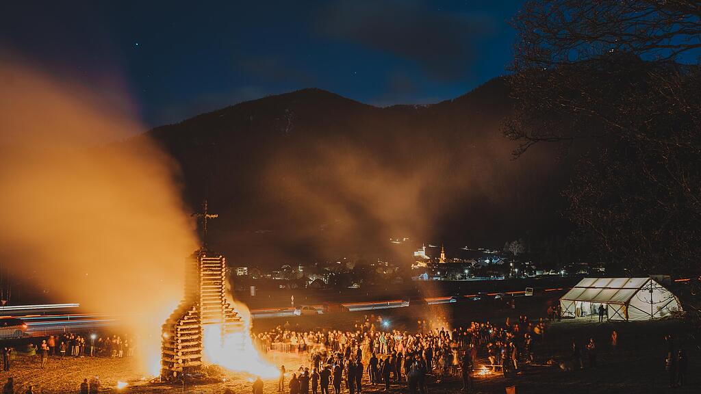 Osterfeuer im Lungau
