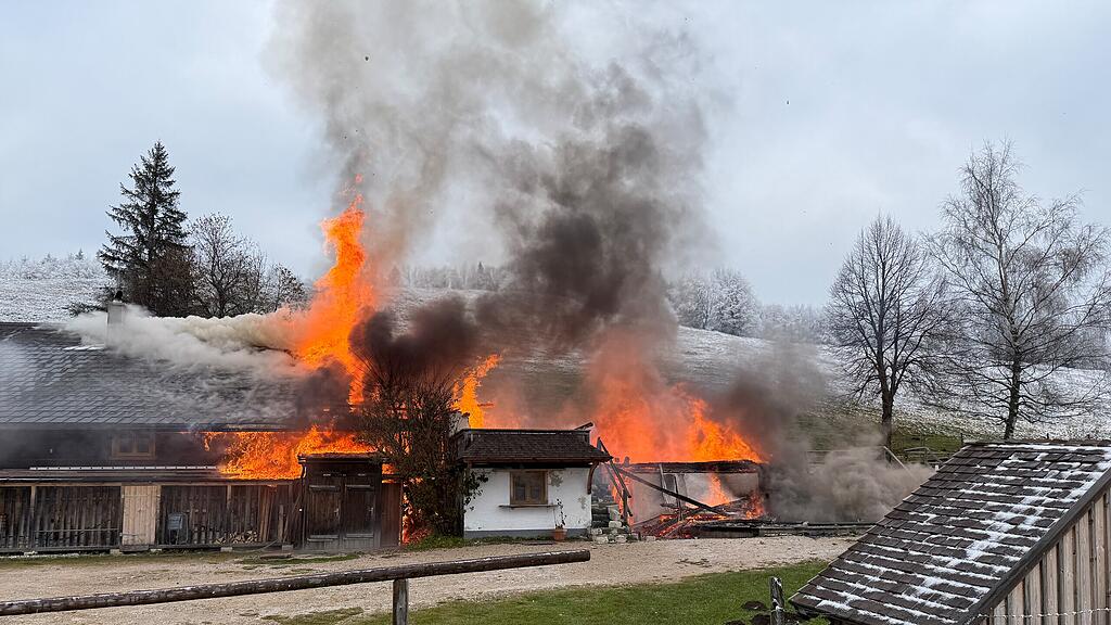 Buchbergalm in St. Gilgen abgebrannt