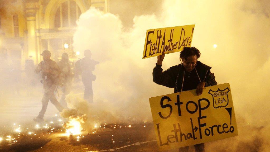 Hunderte trotzten nächtlicher Ausgangssperre in Baltimore