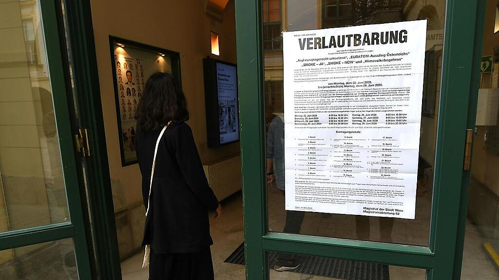 Die drei laufenden Volksbegehren müssen im Parlament behandelt werden.