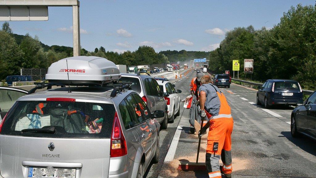 A1: Auffahrunfall sorgt für Chaos