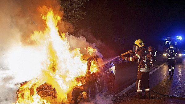 Spektakulärer Vollbrand auf der A2