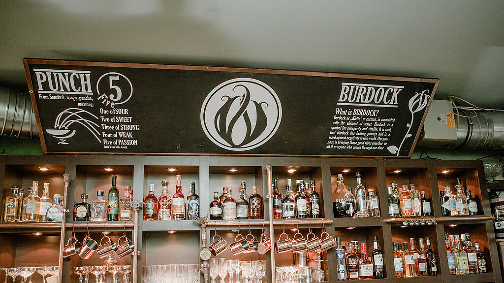 Burdock, Bar