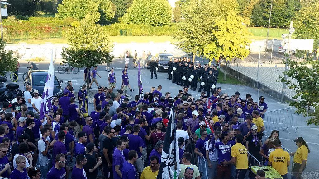 Fan-Marsch zum Stadtderby