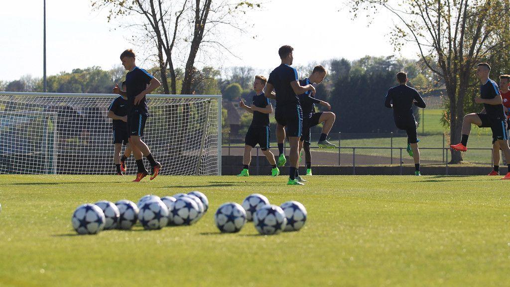 Training und Entspannung vor Youth-Legaue-Finale