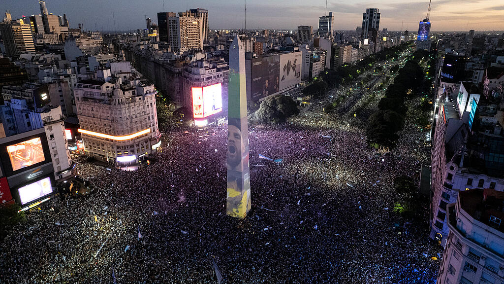 Argentinien ist Fu\u00dfball-Weltmeister: Party in Buenos Aires