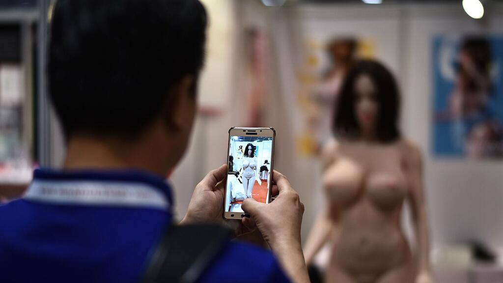 Internationale Medien berichteten über den Sex-Roboter, der in Linz schwer beschädigt worden sei (Symbolbild).