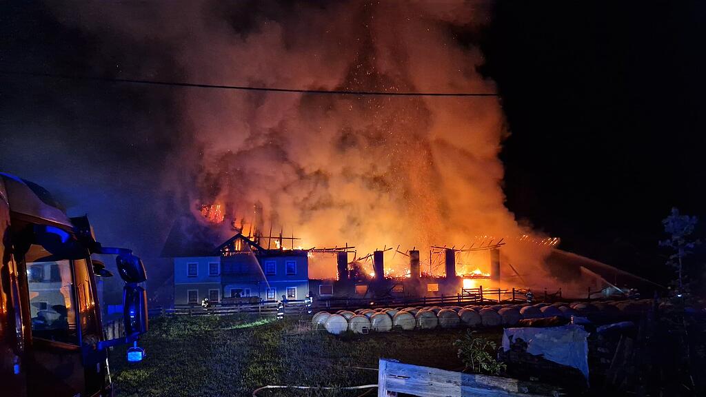 Lungauer Feuerwehren bei Brand in Kärnten