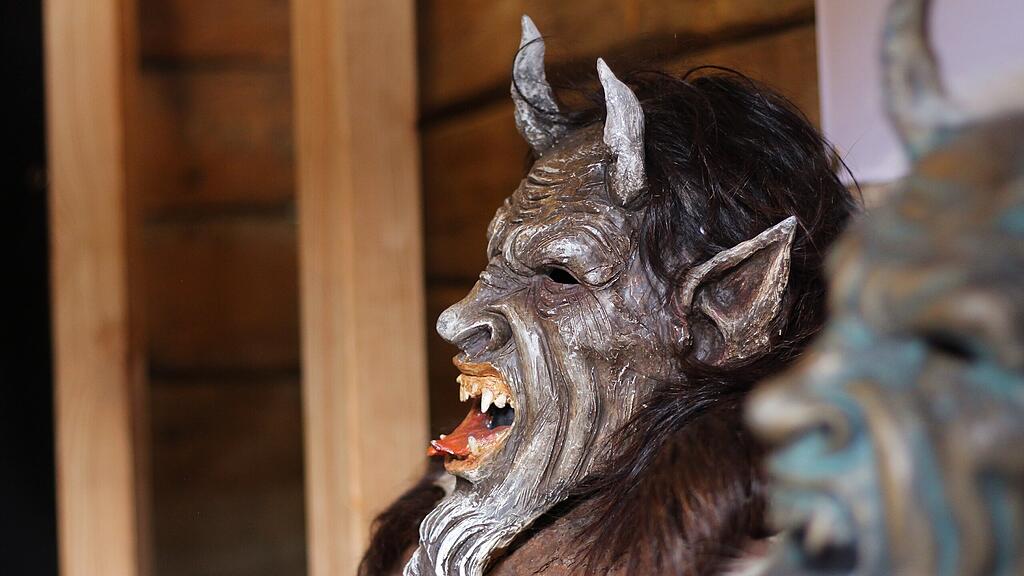 Maskenausstellung "Grossarler Gschlacht"