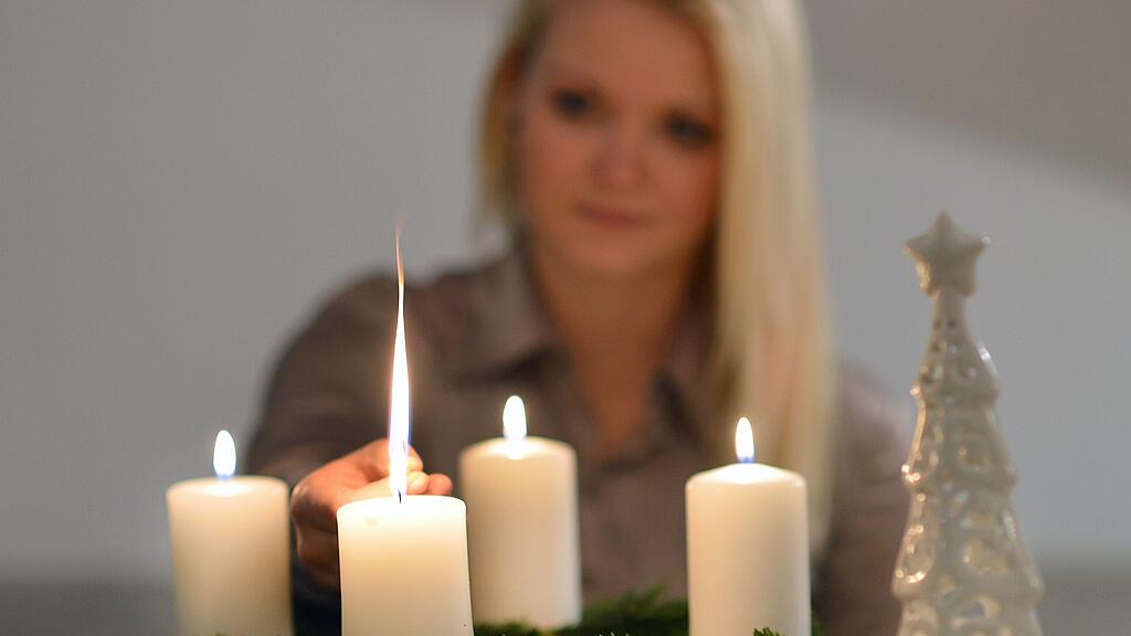 Viele fühlen sich besonders an Weihnachten einsam.