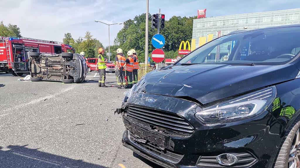 Kreuzungscrash Landstraße
