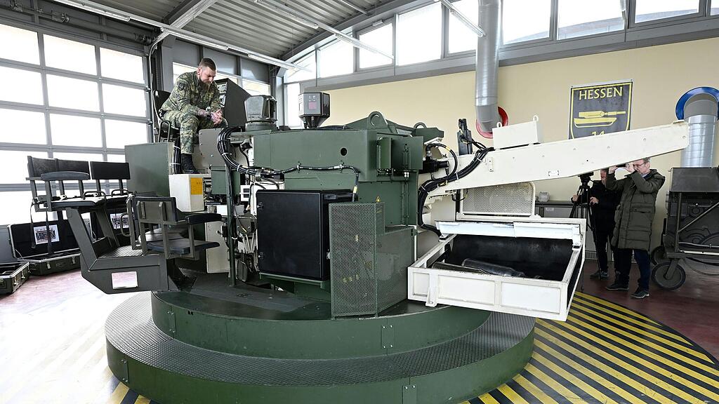 Vorf\u00fchrung mit Leopard-Kampfpanzer in Wels