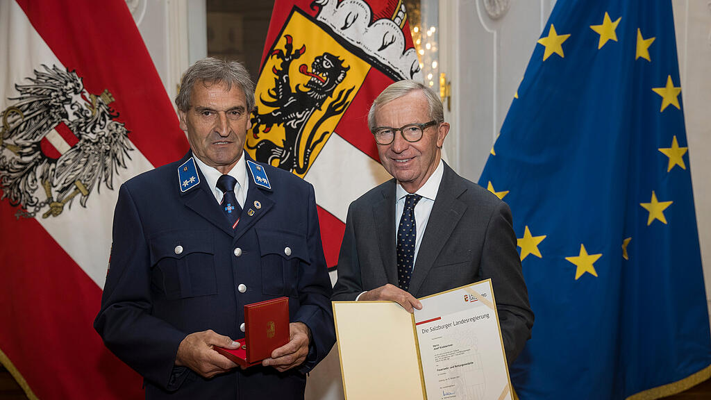 Wasserretter und Wasserretterinnen in Landesresidenz