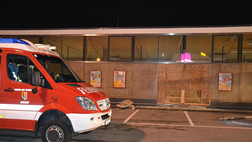 2018-12-28-FF-Andorf-Gebaeudesicherung-nach-Verkehrsunfall-DSC_0180.jpg