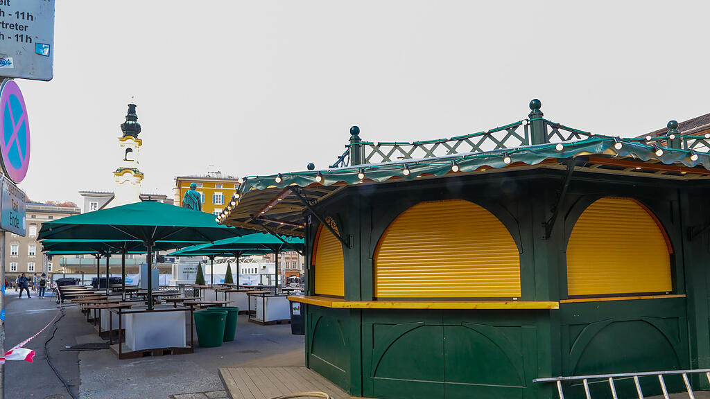 Aufbau Eiszauber am Mozartplatz