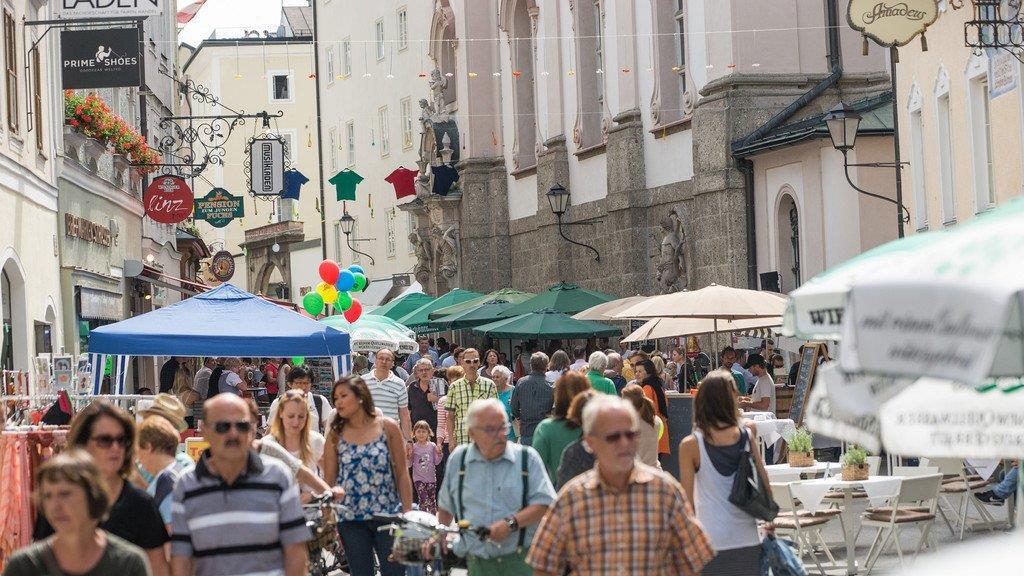 Linzergassenfest 2015 bei Sonnenschein eröffnet