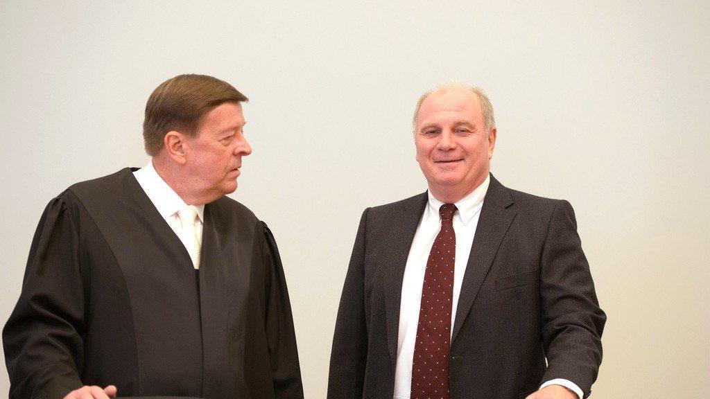 Auftakt im Prozess gegen FC Bayern-Präsident Uli Hoeneß