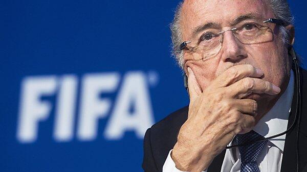 Dem suspendiertem FIFA-Boss Blatter drohen bis zu fünf Jahre Haft.